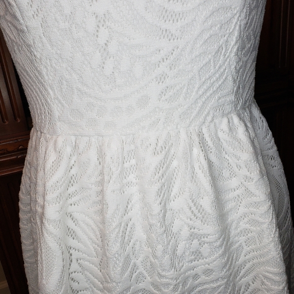 Lilly Pulitzer dress - Picture 3 of 8